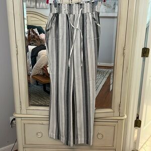 Charcoal /White striped woven pant